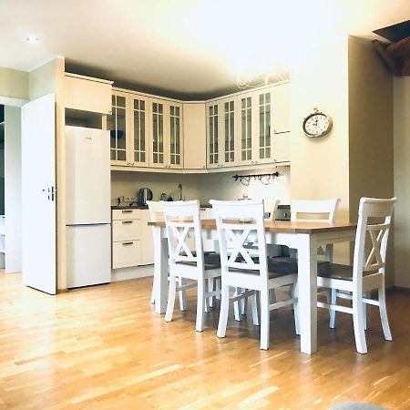 Cozy City Penthouse Apartment, Free Parking 塔林 外观 照片