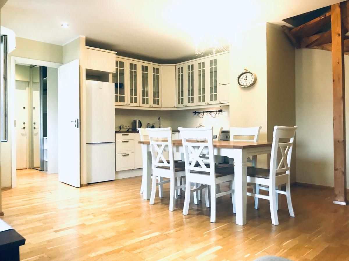 Cozy City Penthouse Apartment, Free Parking 塔林 外观 照片